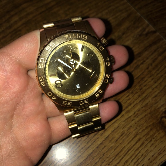 Gold invicta watch - Picture 4 of 5